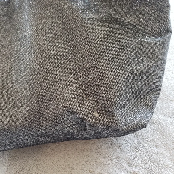 Victoria's Secret duffle bag - Picture 5 of 10